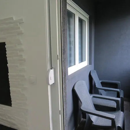Apartment Grey Nis